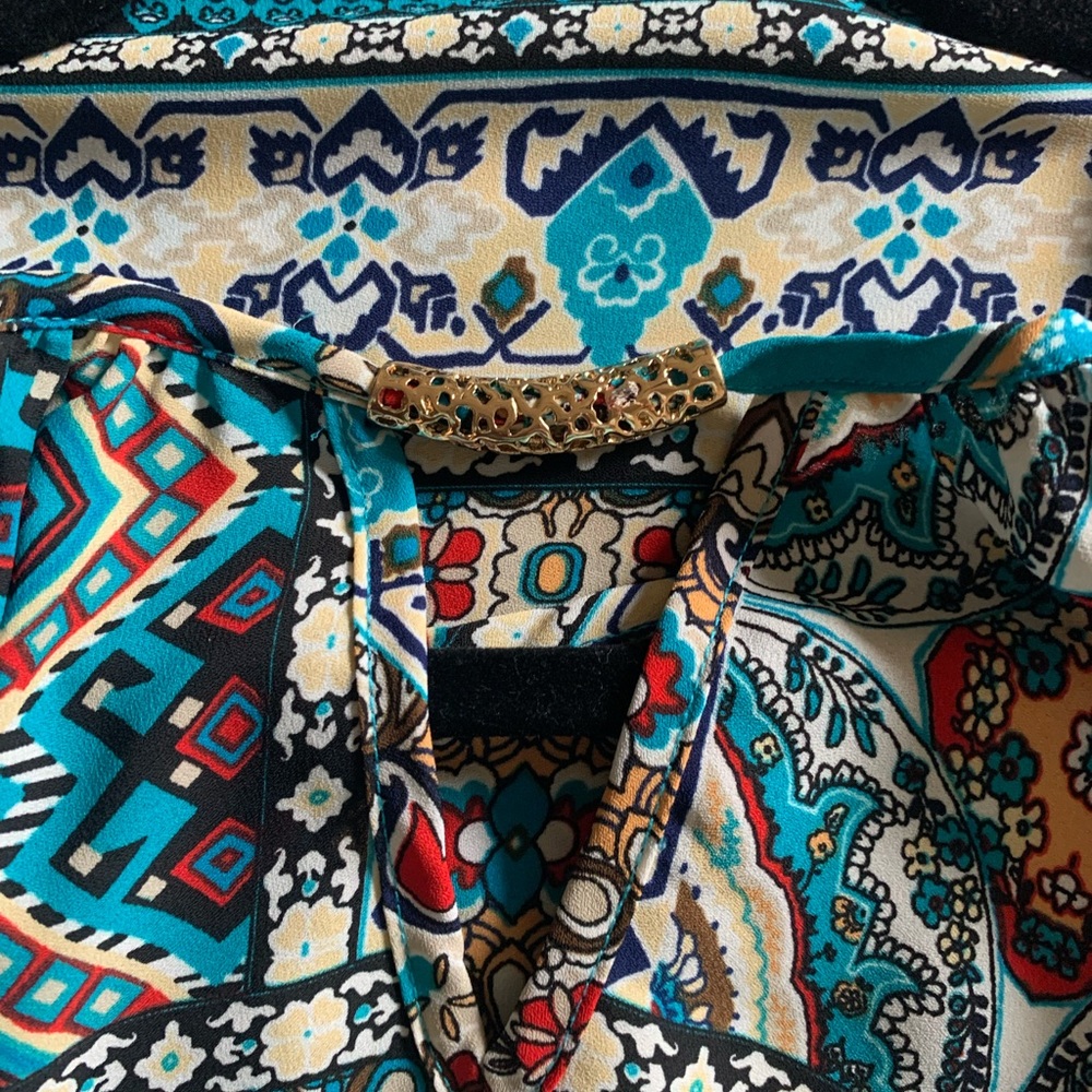 Multi Colored Large Top - Picture 4 of 9